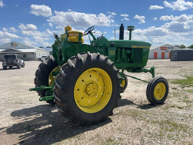 Image of John Deere 4010 equipment image 4
