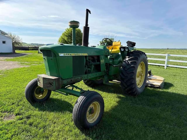 Image of John Deere 4010 equipment image 1