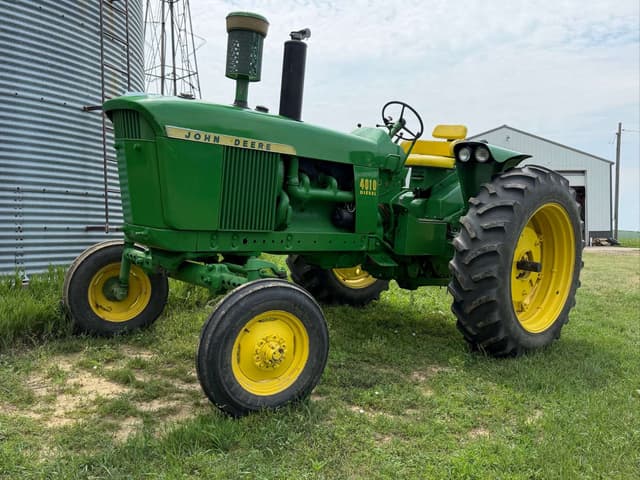 Image of John Deere 4010 equipment image 2