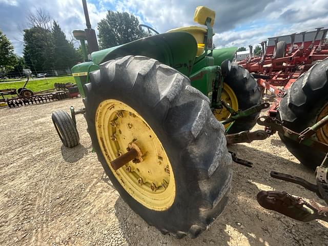 Image of John Deere 4010 equipment image 2