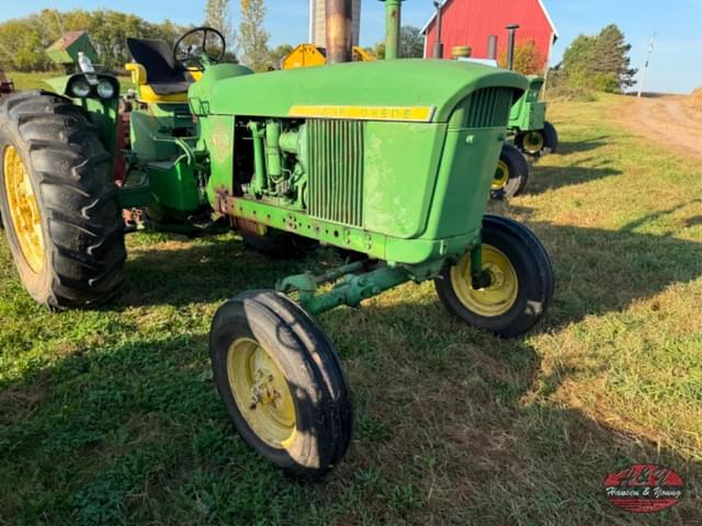 Image of John Deere 4010 equipment image 1