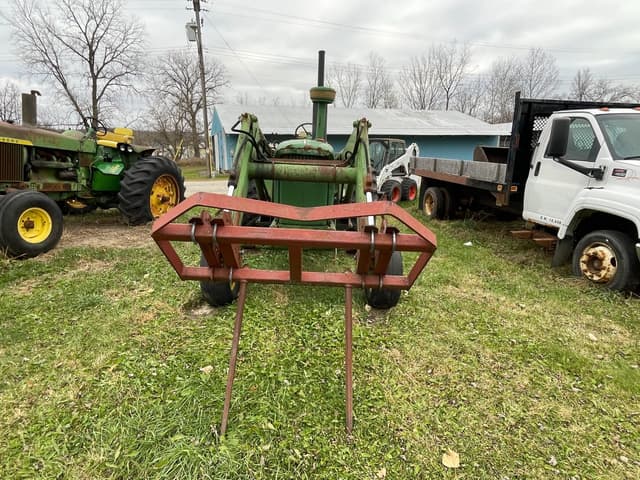 Image of John Deere 4010 equipment image 1