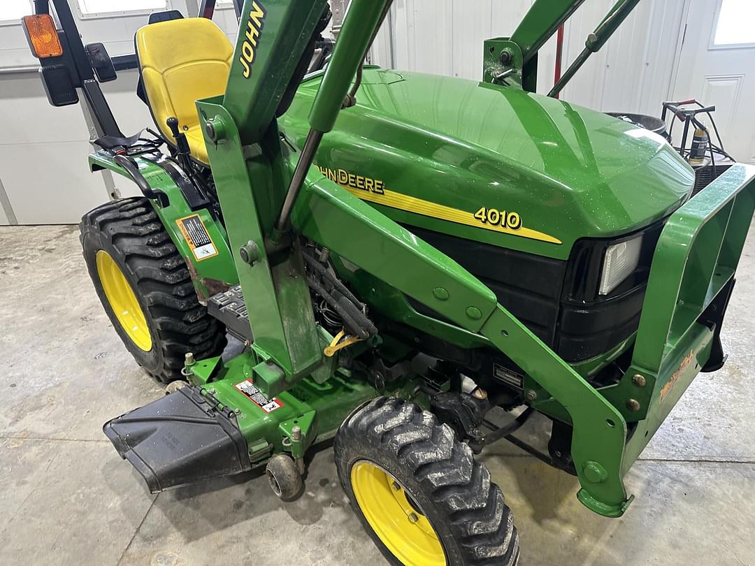 Image of John Deere 4010 Primary image