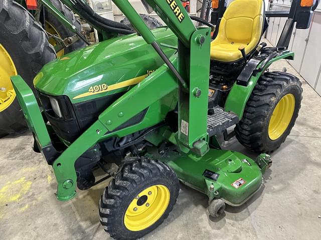 Image of John Deere 4010 equipment image 1