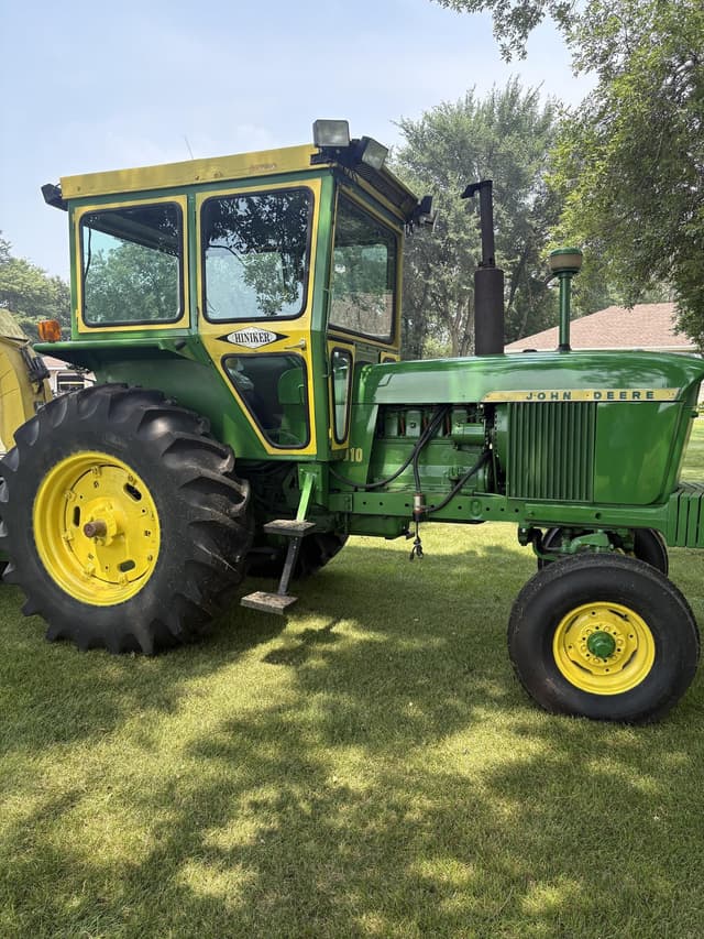 Image of John Deere 4010 equipment image 2