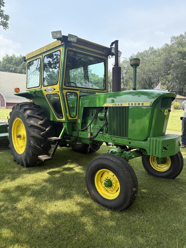 Image of John Deere 4010 equipment image 1