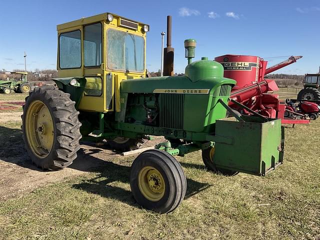 Image of John Deere 4010 equipment image 1