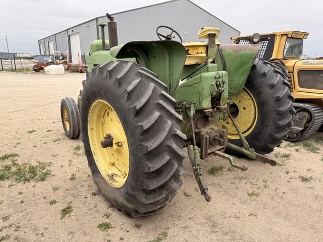 Image of John Deere 4010 equipment image 4