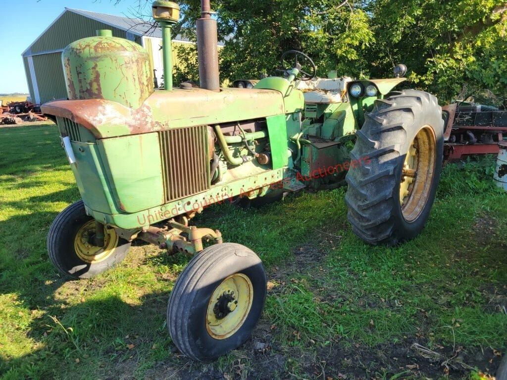Image of John Deere 4010 Primary image
