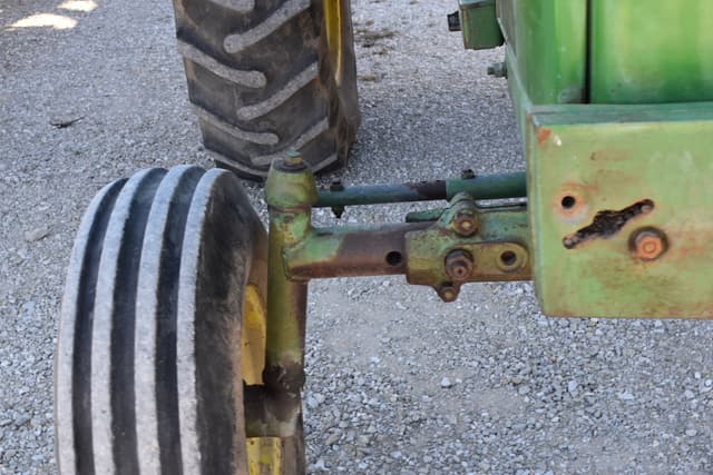 Image of John Deere 4010 equipment image 4