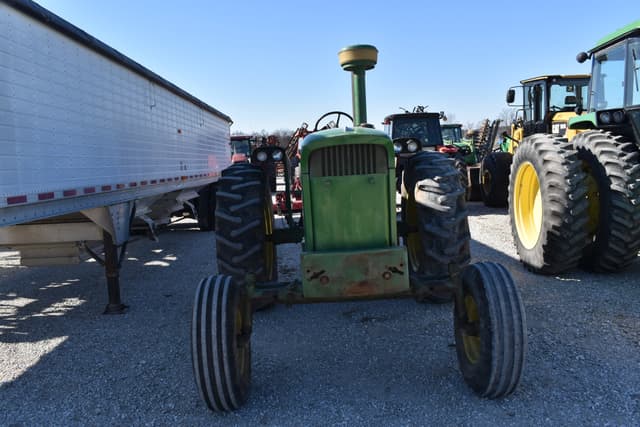 Image of John Deere 4010 equipment image 1