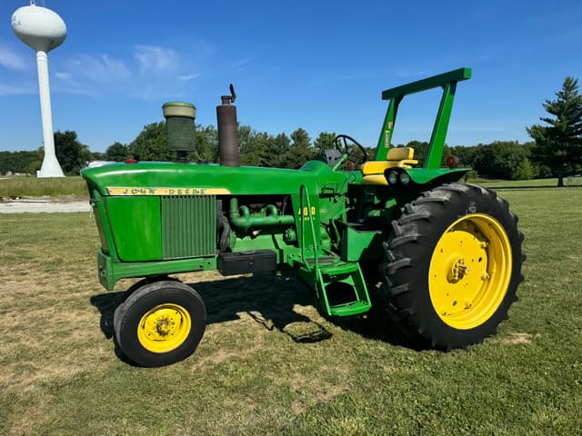 Image of John Deere 4010 equipment image 2