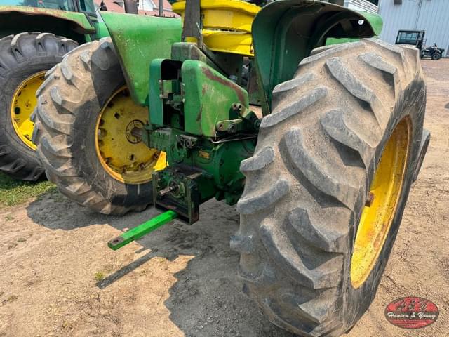 Image of John Deere 4010 equipment image 3