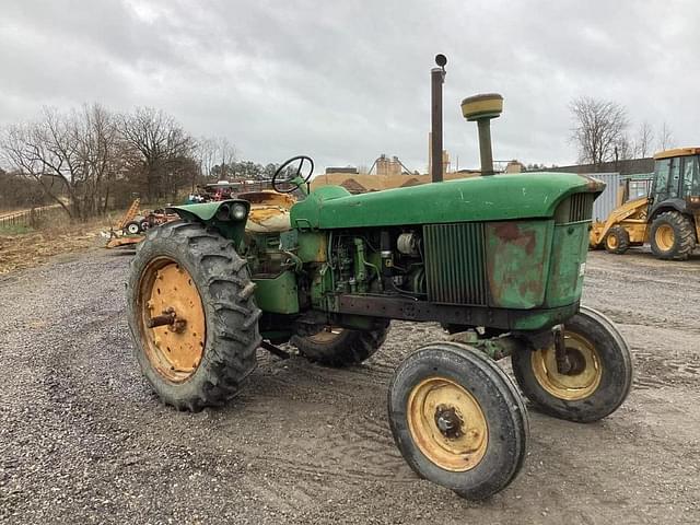 Image of John Deere 4010 equipment image 4