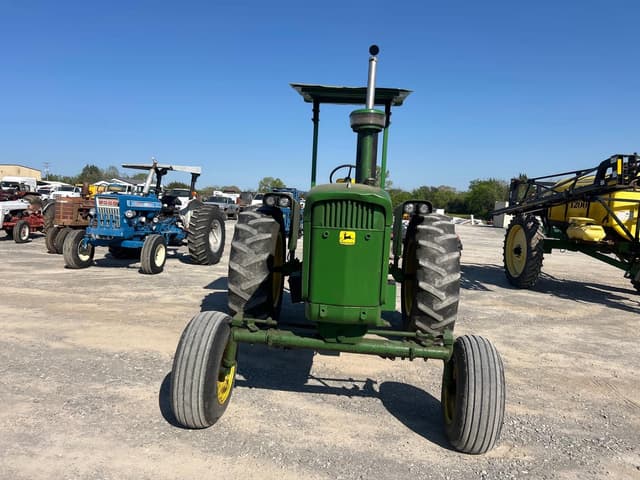 Image of John Deere 4010 equipment image 2