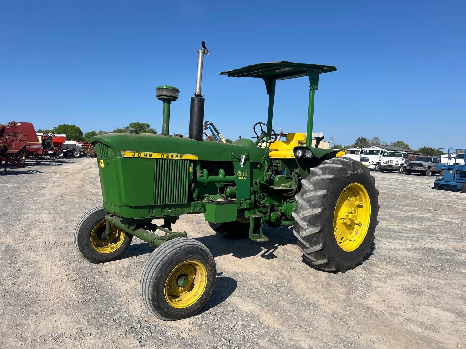 John Deere 4010 Equipment Image0