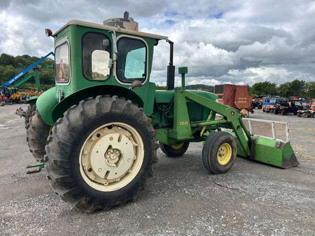 Image of John Deere 4010 equipment image 3