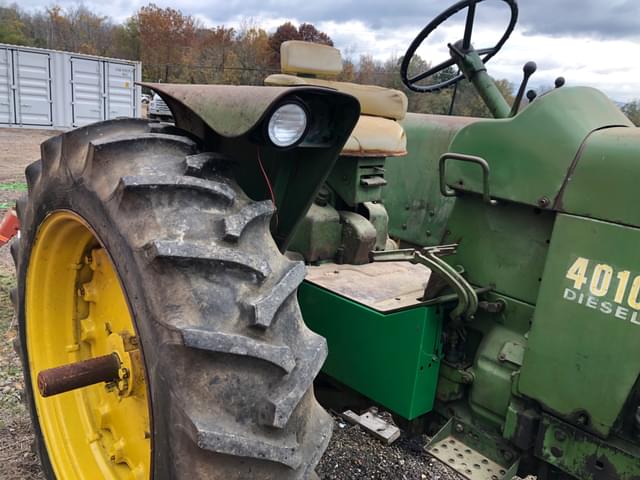 Image of John Deere 4010 equipment image 3