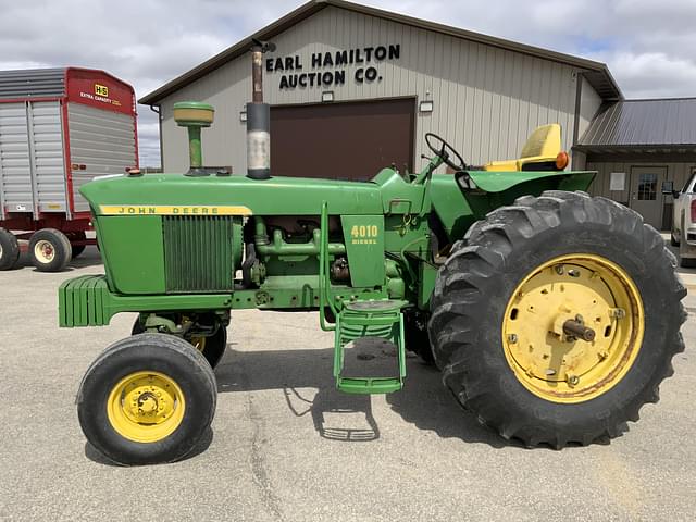 Image of John Deere 4010 equipment image 1