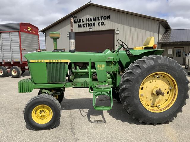 Image of John Deere 4010 equipment image 2