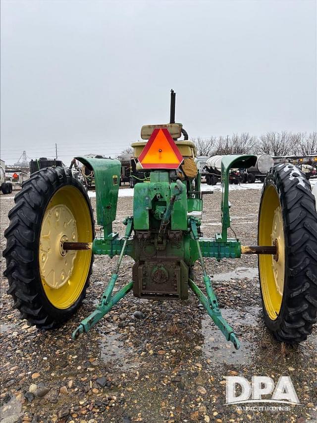 Image of John Deere 4010 equipment image 2
