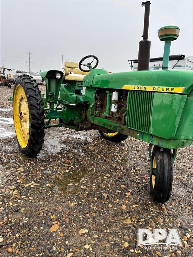 Image of John Deere 4010 equipment image 3
