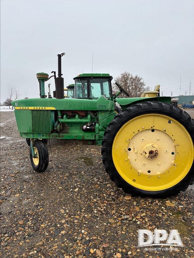 Image of John Deere 4010 equipment image 1