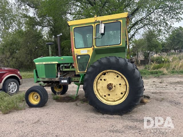 Image of John Deere 4010 equipment image 3