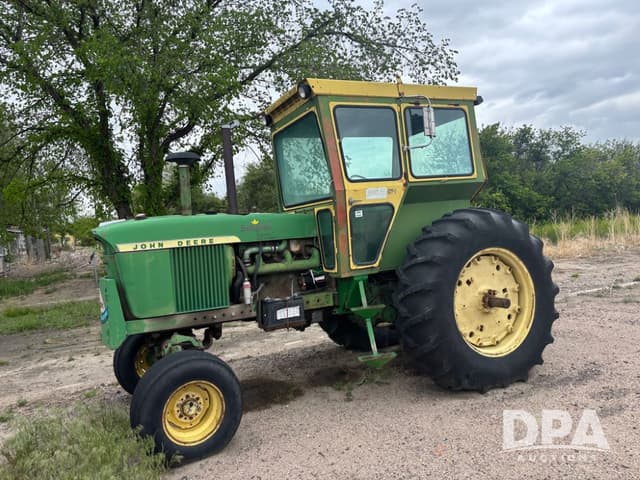 Image of John Deere 4010 equipment image 1