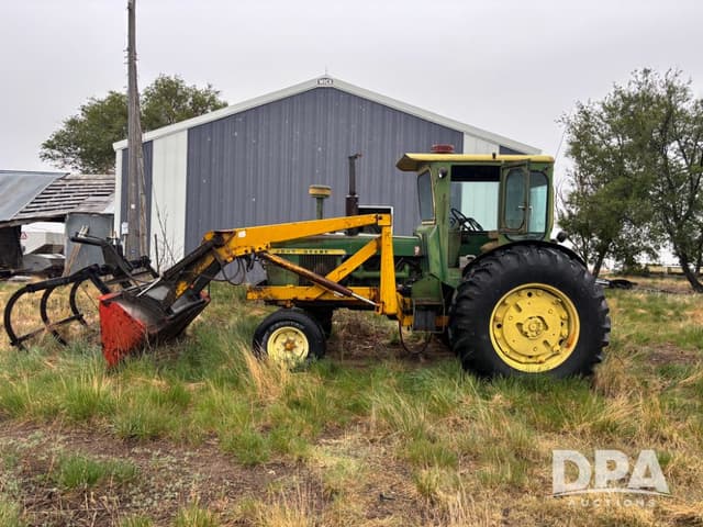 Image of John Deere 4010 equipment image 2