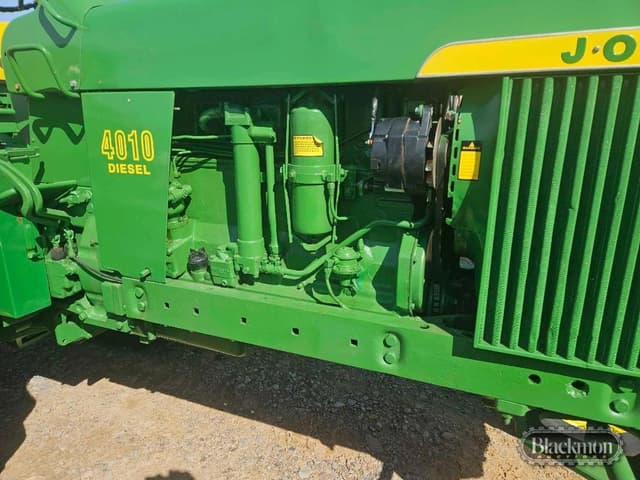 Image of John Deere 4010 equipment image 1