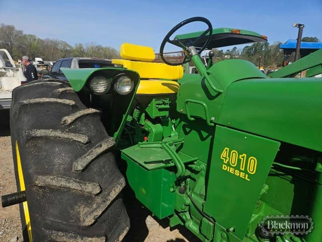 Image of John Deere 4010 equipment image 2