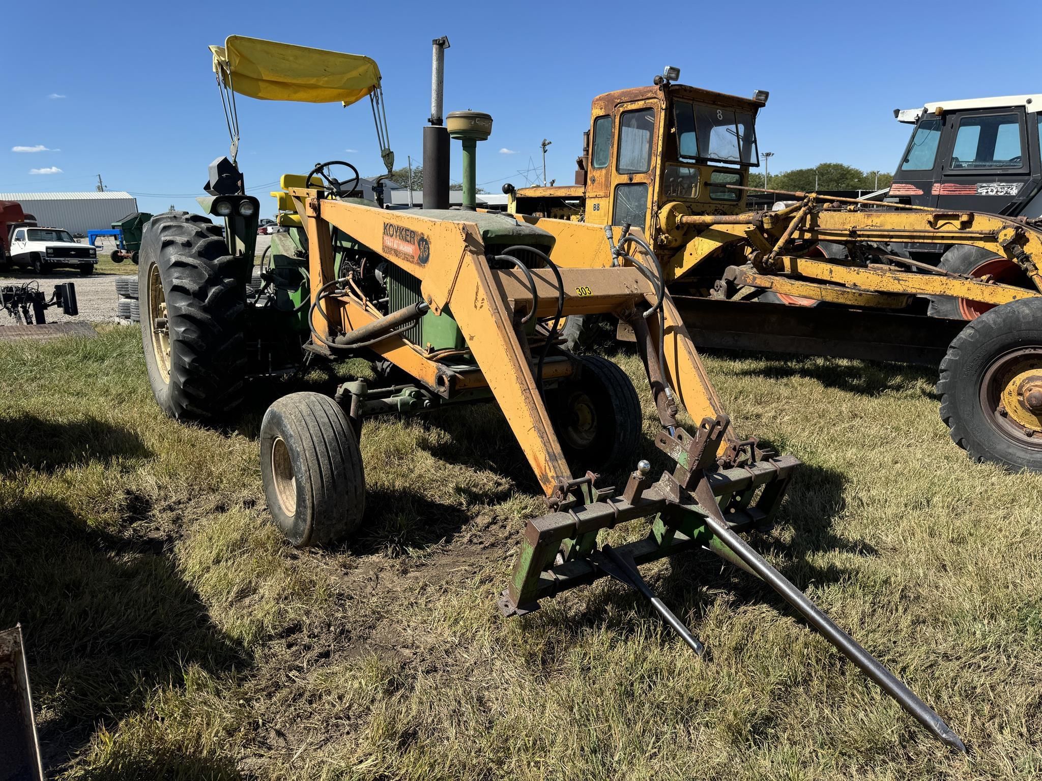 Main image John Deere 4010D