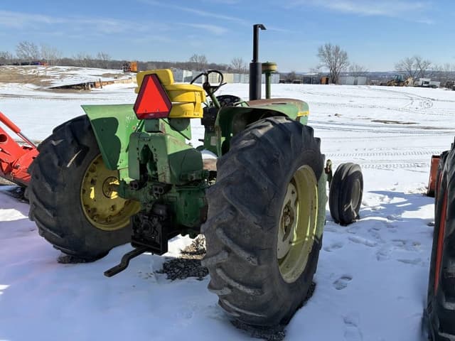 Image of John Deere 4020 equipment image 2