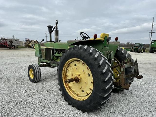 Image of John Deere 4020 equipment image 2