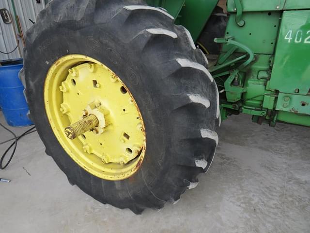 Image of John Deere 4020 equipment image 2