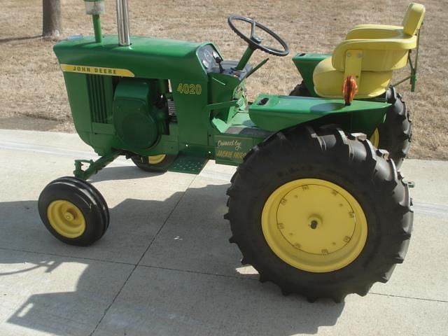 Image of John Deere 4020 Image 0