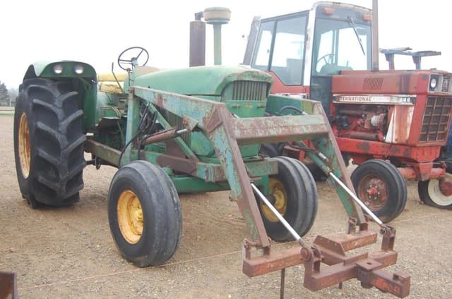 Image of John Deere 4020 equipment image 3