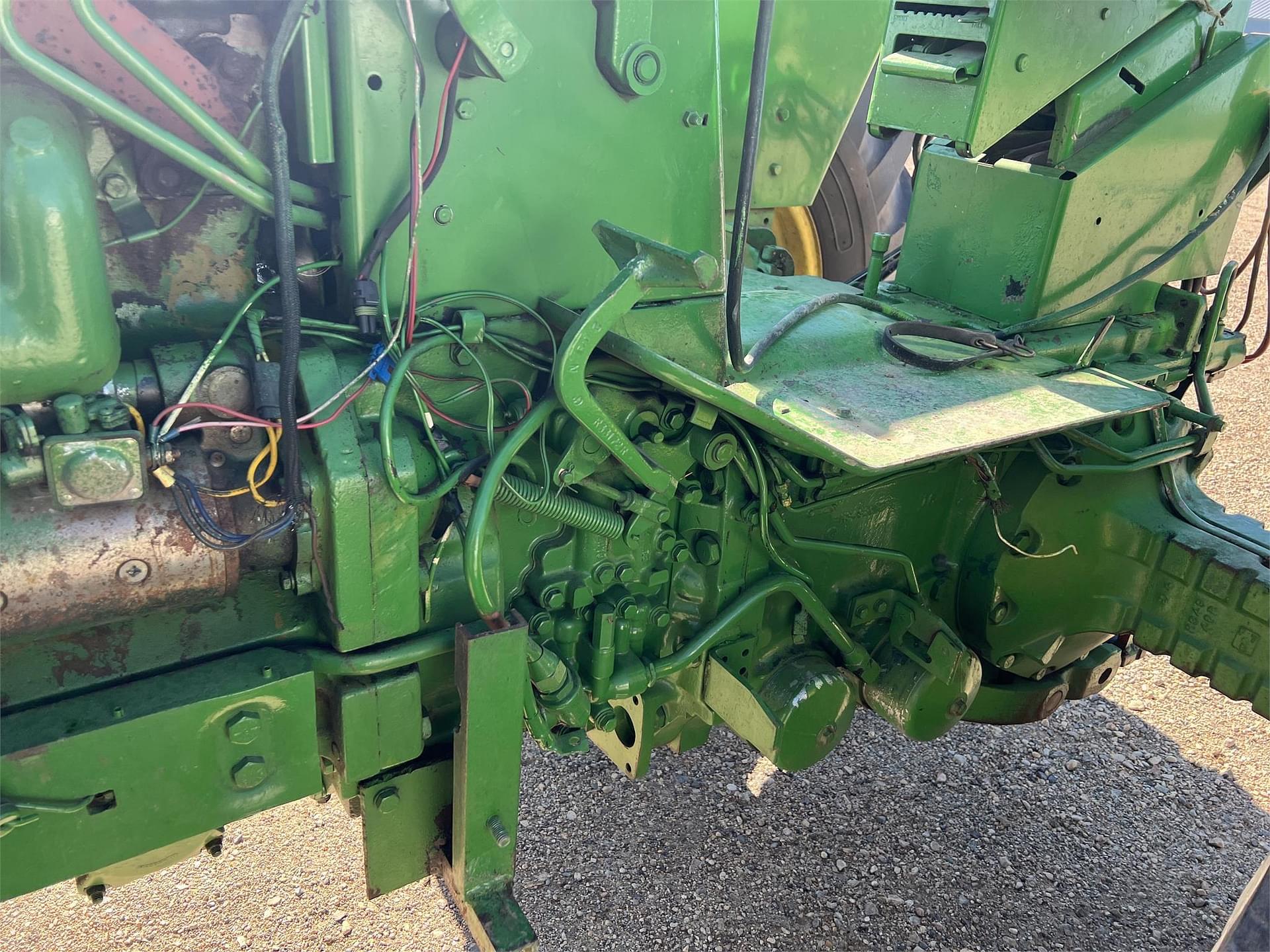 Main image John Deere 4020 10