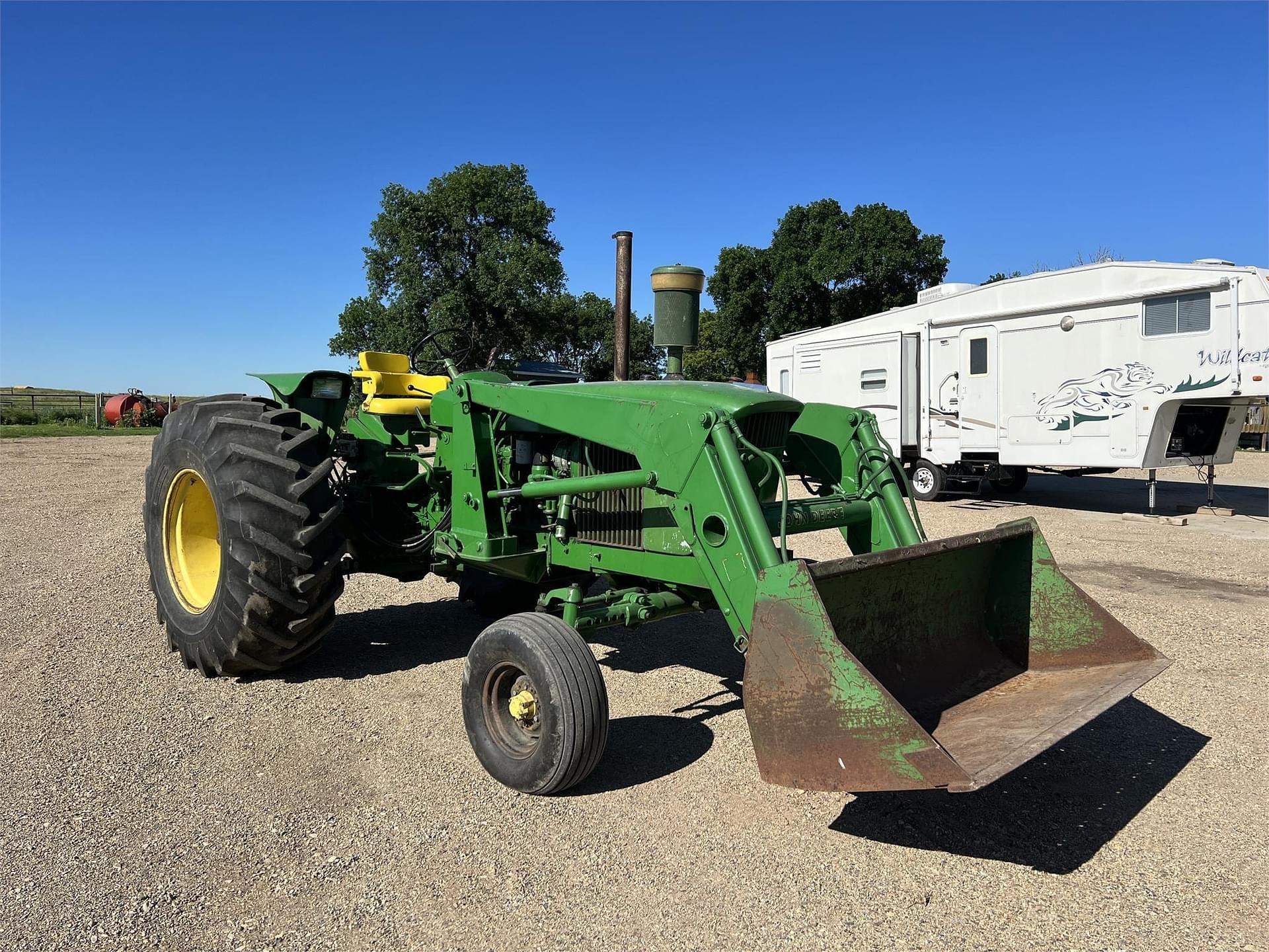 Main image John Deere 4020 1