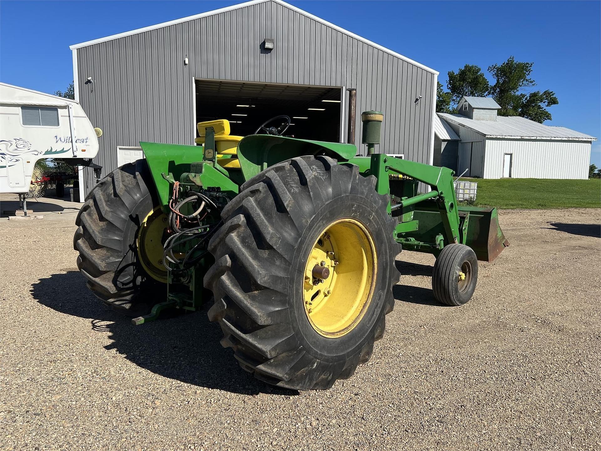 Main image John Deere 4020 3