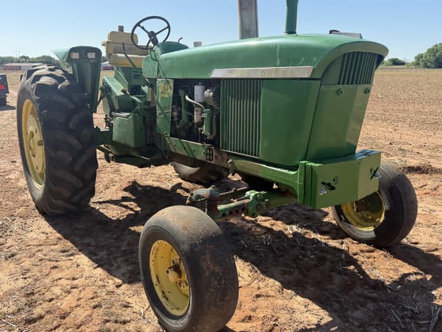 Image of John Deere 4020 equipment image 2