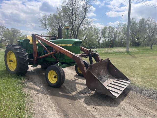 Image of John Deere 4020 equipment image 2