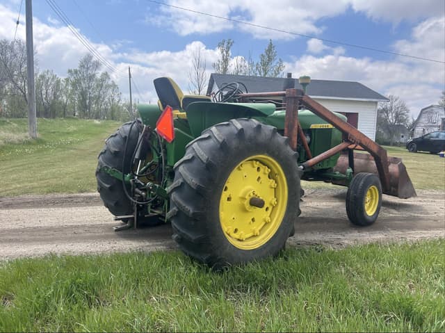 Image of John Deere 4020 equipment image 4