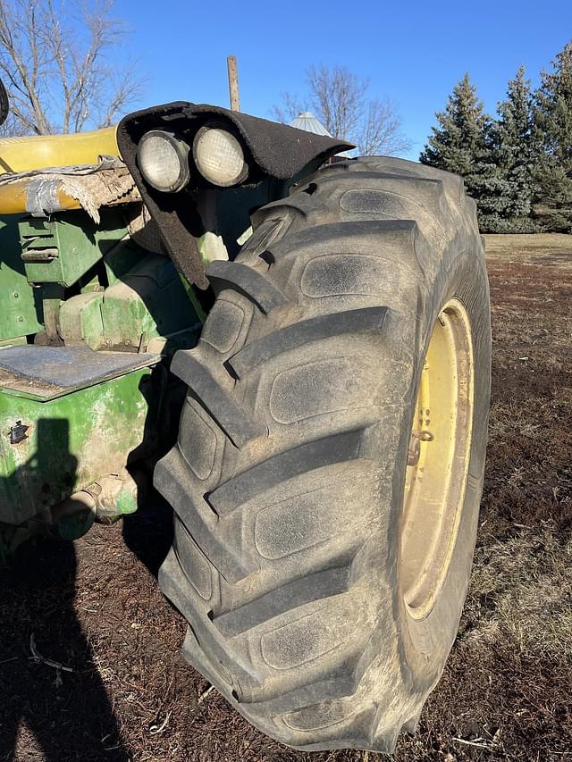 Image of John Deere 4020 equipment image 4