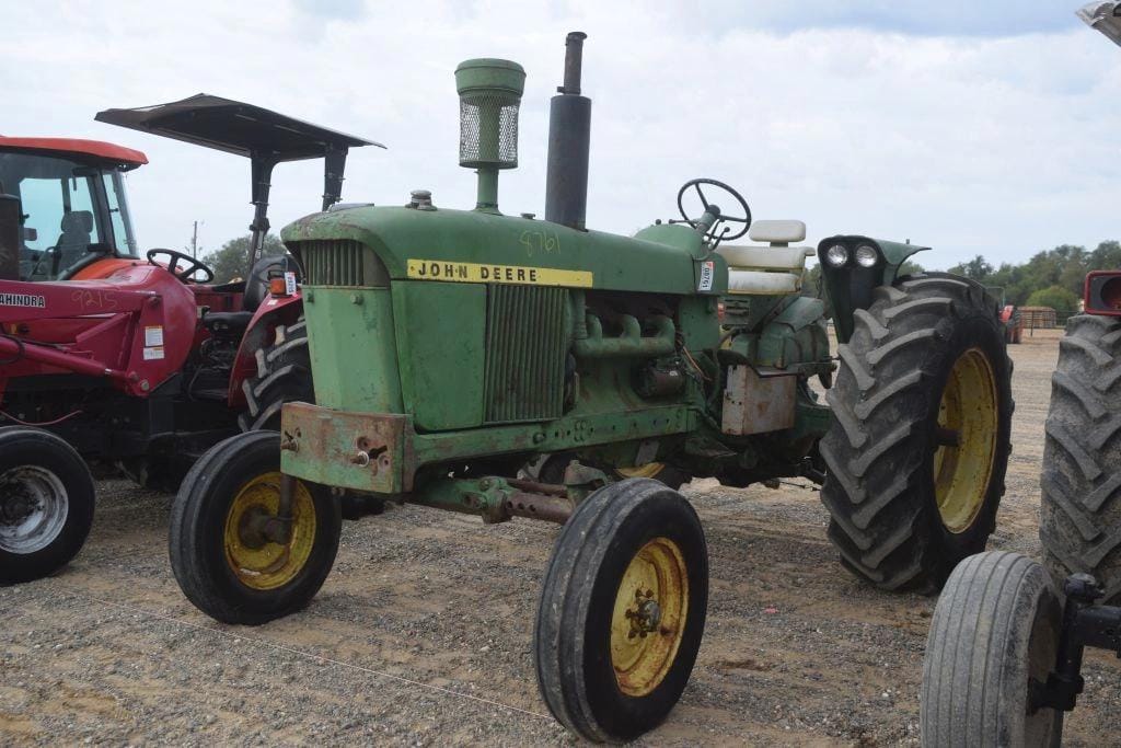 John Deere 4020 Equipment Image0