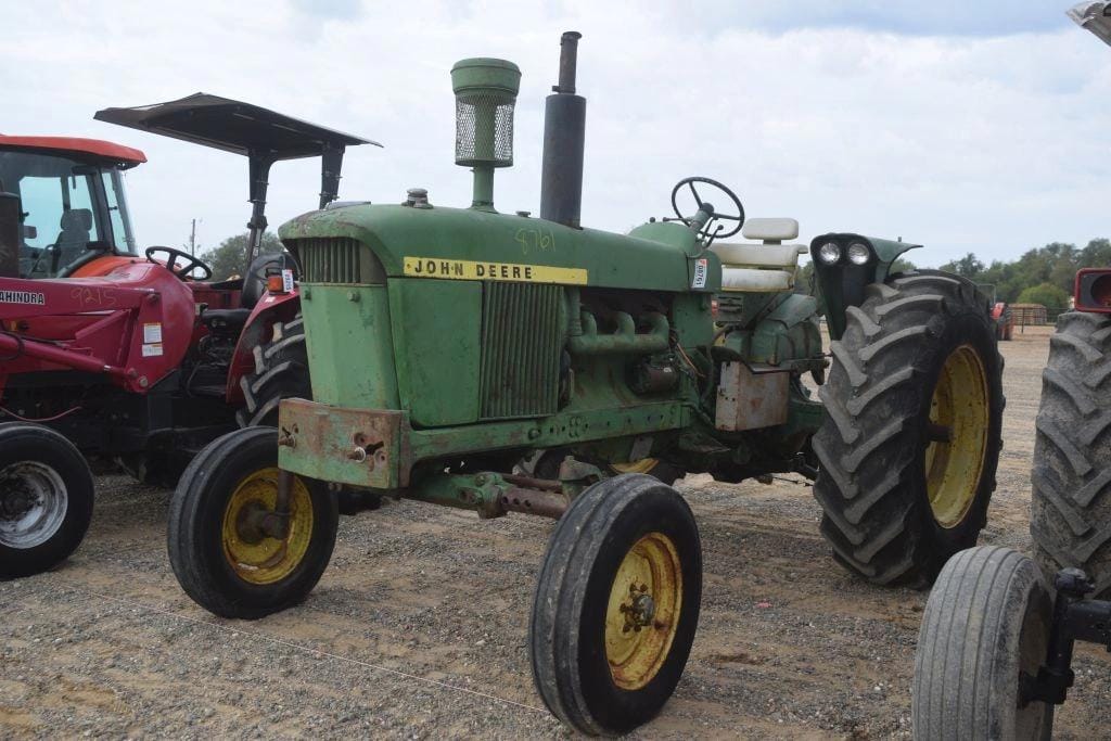John Deere 4020 Equipment Image0