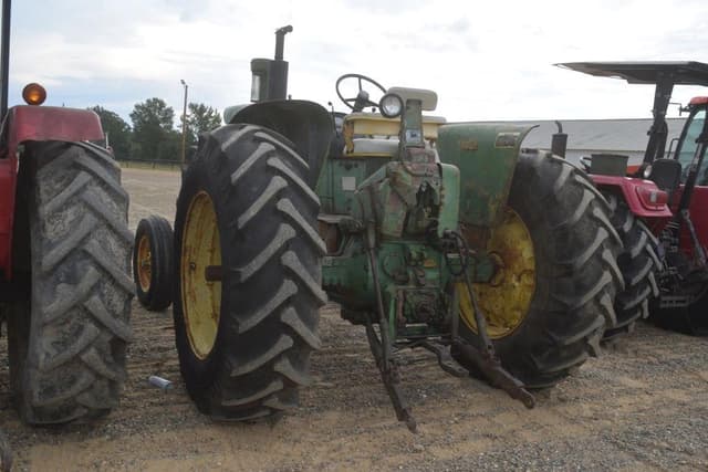 Image of John Deere 4020 equipment image 1