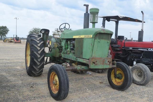 Image of John Deere 4020 equipment image 3