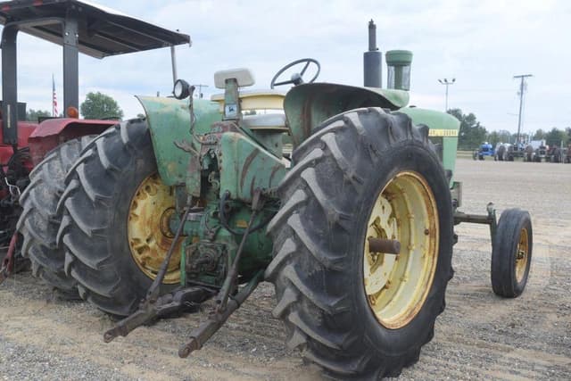 Image of John Deere 4020 equipment image 2